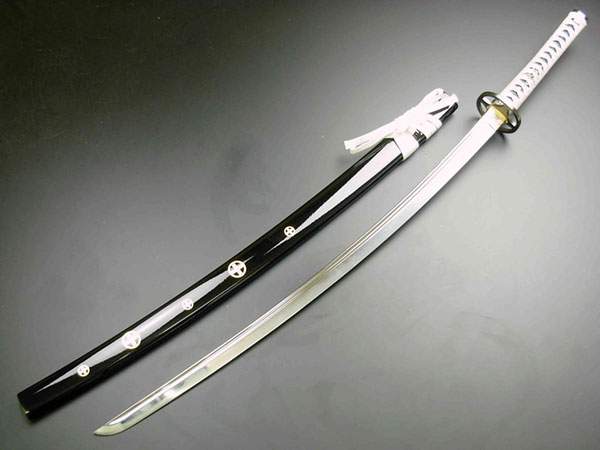 柄が白くてかっこいい日本刀