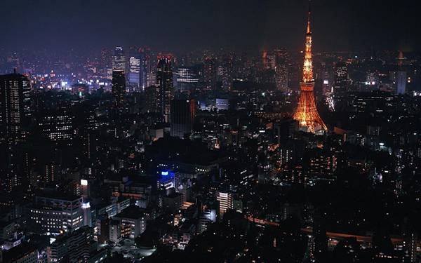 夜景の中の東京タワー