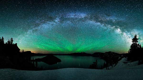 無料壁紙 綺麗な星空の写真画像まとめ 流れ星 山 湖 長時間露光