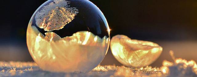 まるで繊細なガラス細工 凍ったシャボン玉を撮影した美しい写真作品 Switchbox