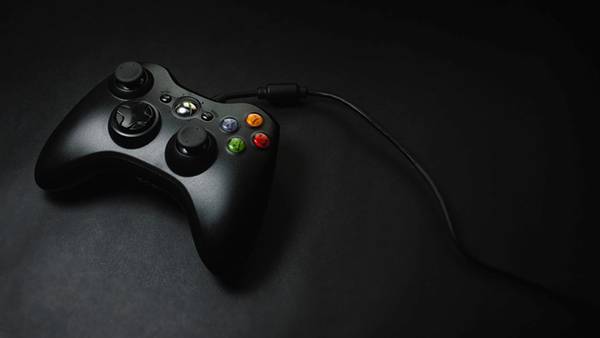 Xbox360のコントローラーの黒背景で撮影したかっこいい写真壁紙画像