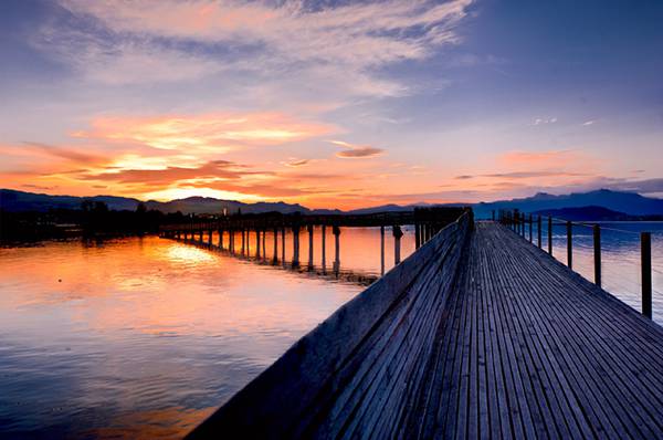 08.夕日と長い桟橋を撮影した美しい写真壁紙画像