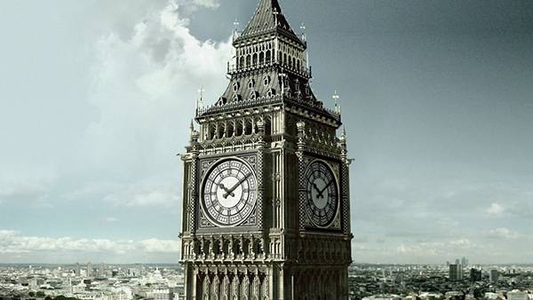 05.ビッグベンの時計台とロンドンの町並みを撮影した綺麗な写真壁紙画像