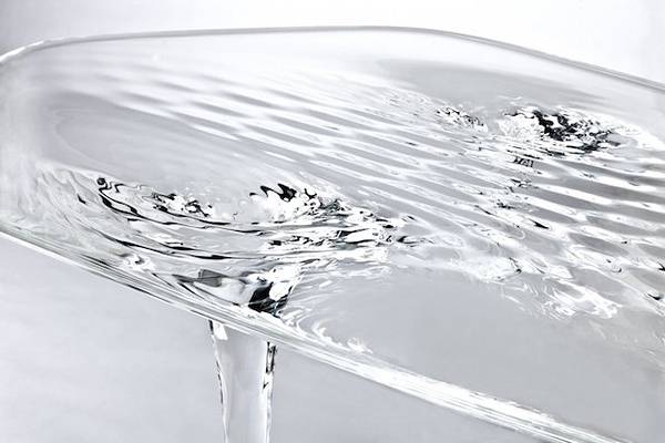 完璧な液体デザインの美しいガラステーブル - 03